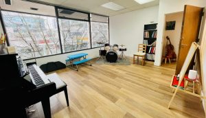 آموزشگاه موسیقی آذر ونکوور